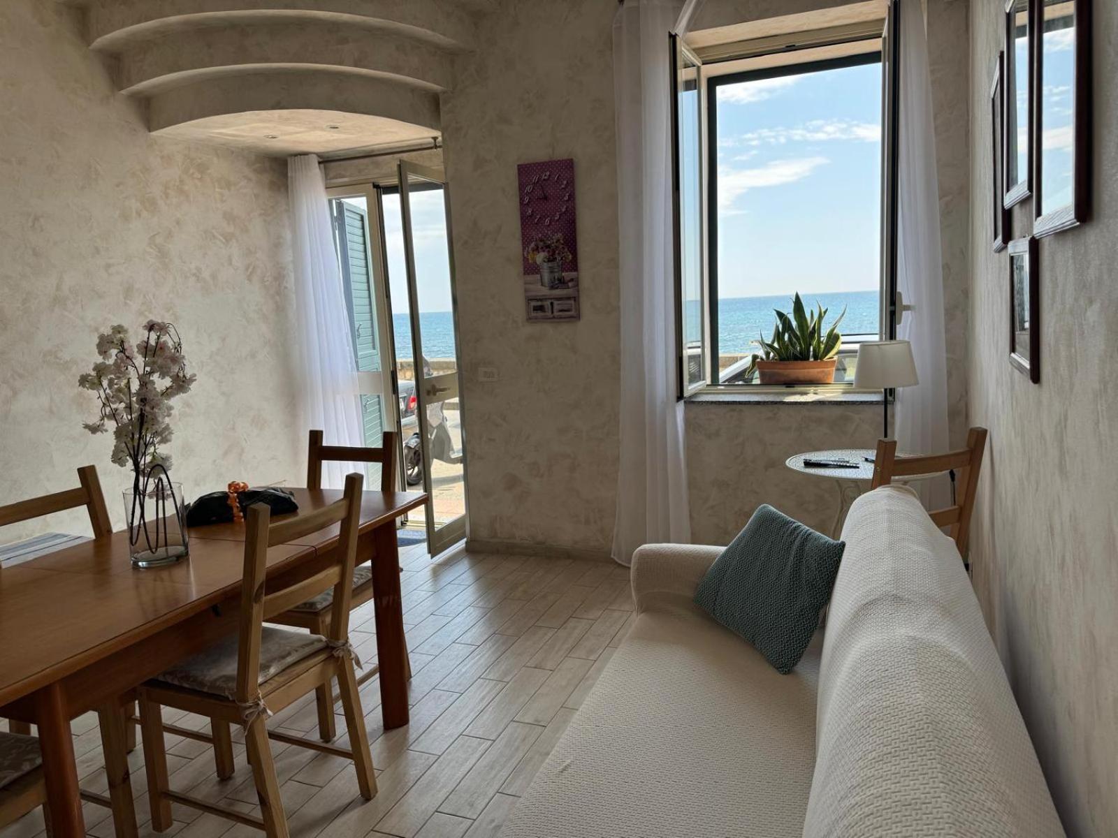 Casa Vacanza Sweet Home Giardini Naxos Exterior foto